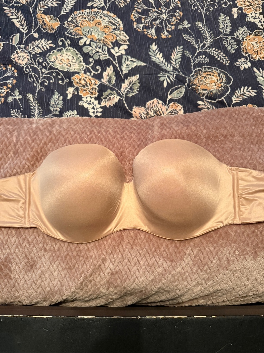 Victoria's Secret Strapless Nude-Beige Smooth T-Shirt Bra
